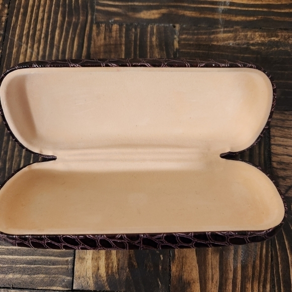 Faux Croc Hardshell Eyeglass Case - Picture 3 of 3